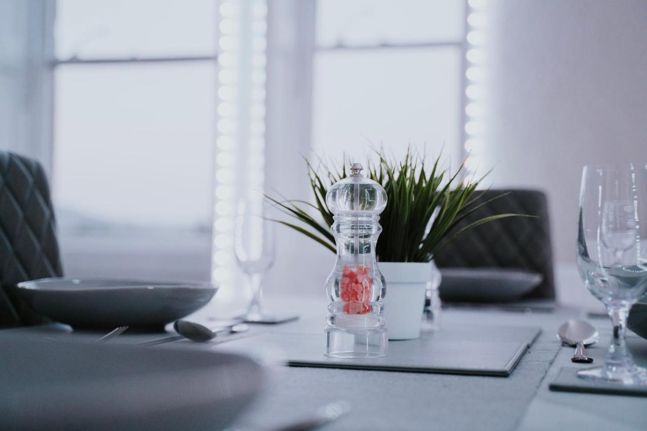 Roman Penthouse- City Skyline Views, 4K Tvs, 5G Wifi And More! Lejlighed Bath Eksteriør billede