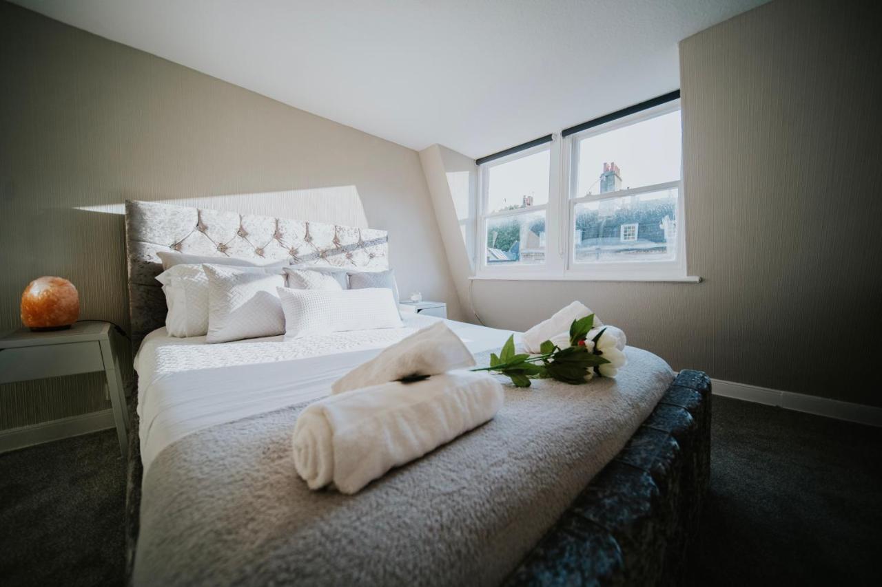 Roman Penthouse- City Skyline Views, 4K Tvs, 5G Wifi And More! Lejlighed Bath Eksteriør billede