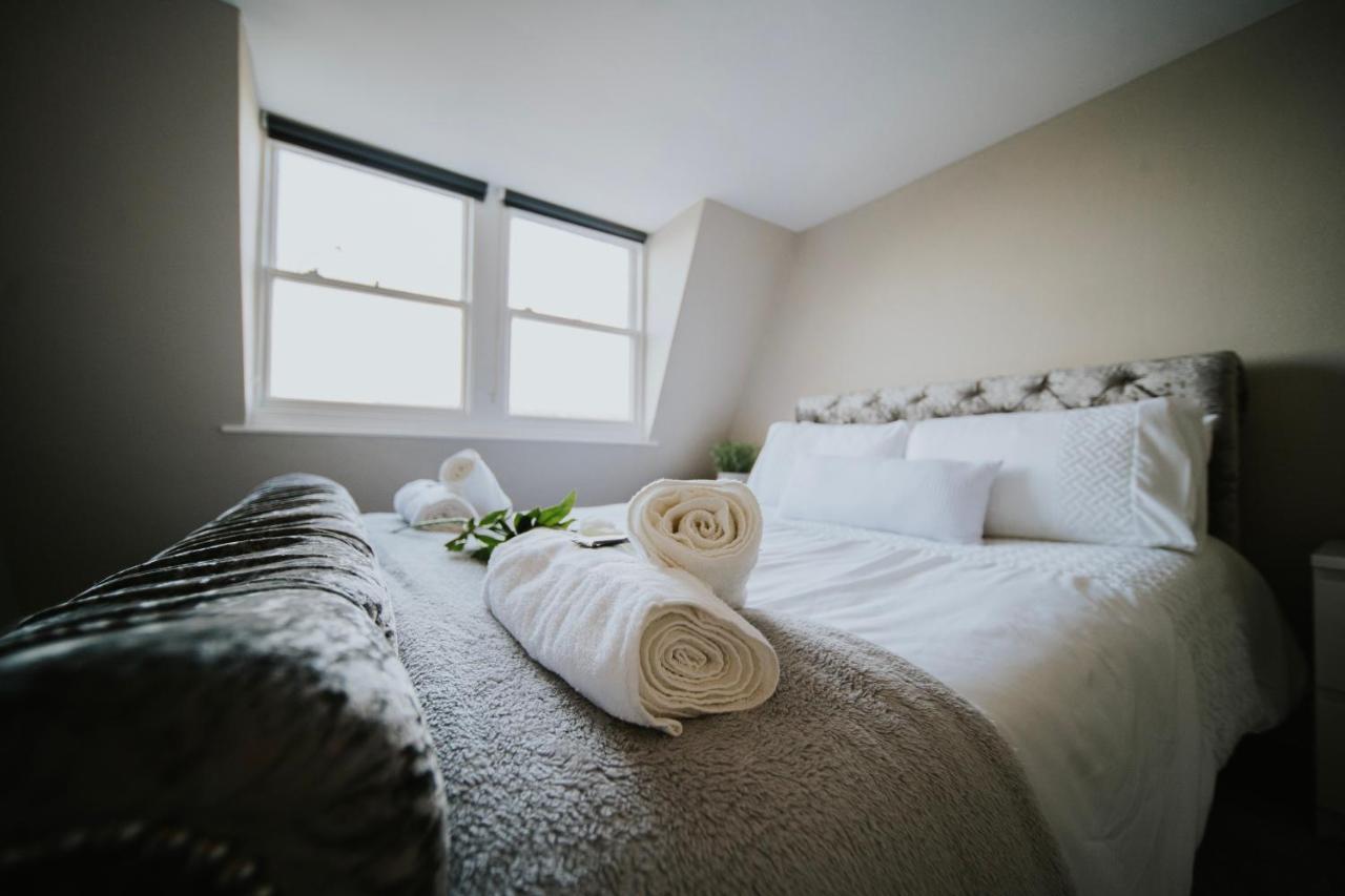 Roman Penthouse- City Skyline Views, 4K Tvs, 5G Wifi And More! Lejlighed Bath Eksteriør billede